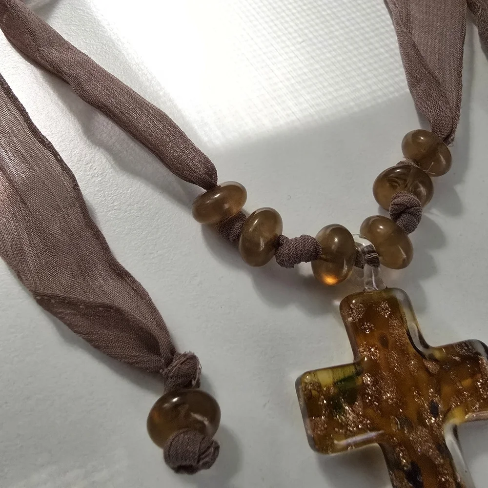 NEW Brown Cross Ivy Pendant Choker Necklace - Picture 6 of 9